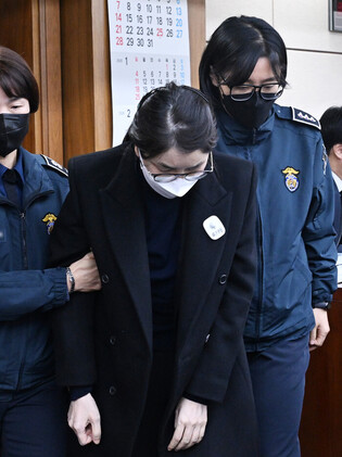 Jailed ex-first lady attends last hearing of corruption trial