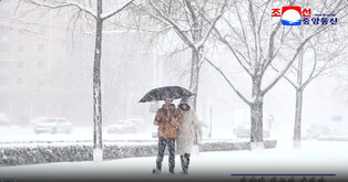 Heavy snow in Pyongyang