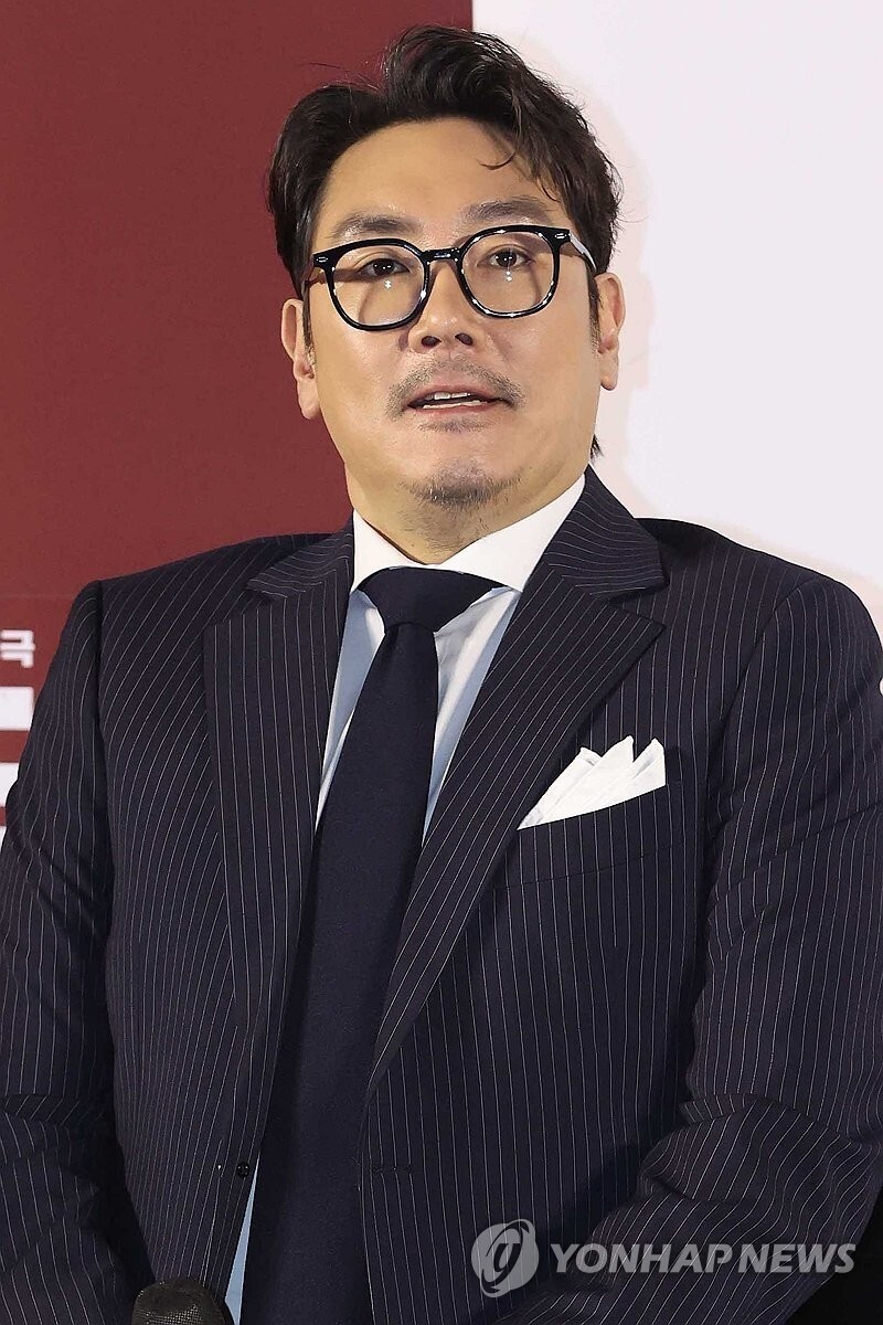Actor Cho Jin-woong admits wrongdoing as teen, denies sexual assault allegations