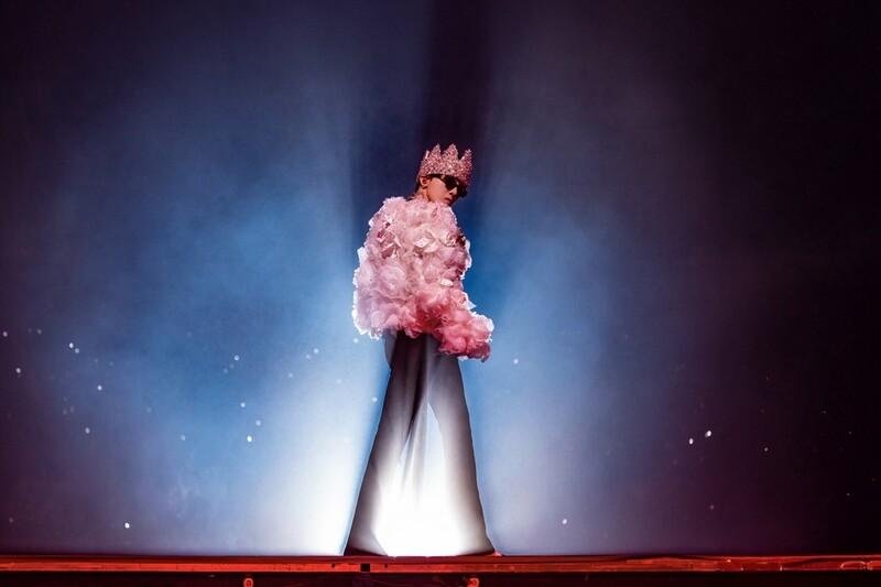 "내년 빅뱅 성인식 해야죠"…카리스마로 고척돔 압도한 지드래곤