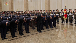 Kim Jong-un marks 14th anniv. of father's death