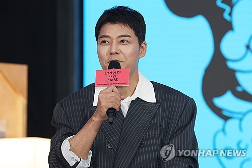 TV personality Jun Hyun-moo reported to police over in-car IV drip, denies wrongdoing
