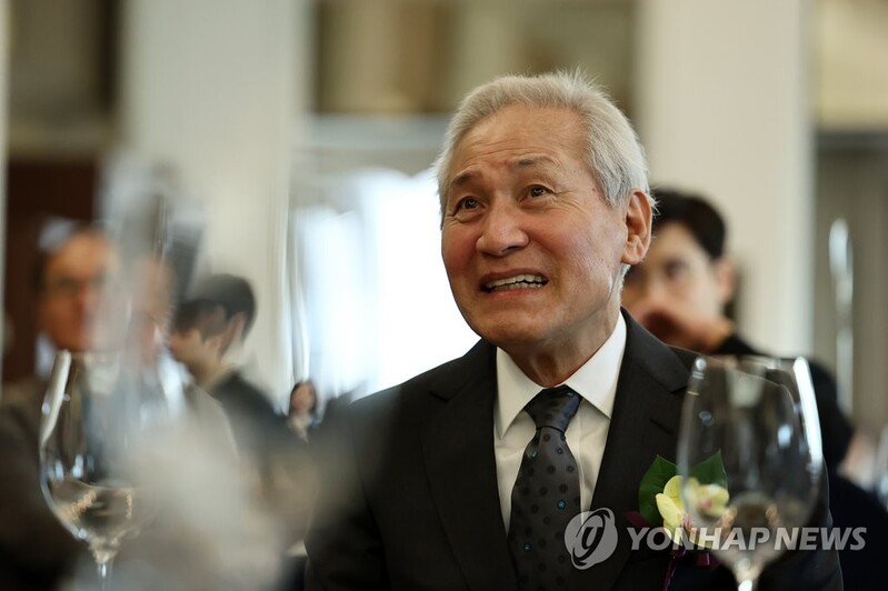 (LEAD) Veteran actor Ahn Sung-ki in critical condition after hospitalization in state of cardiac arrest
