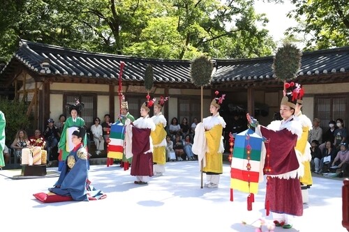 This photo provided by the Korea Heritage Service shows the "Joseon King Sunjo's Muja Year Yeongyeongdang Jinjakrye" event held in 2025. (PHOTO NOT FOR SALE)(Yonhap) 
