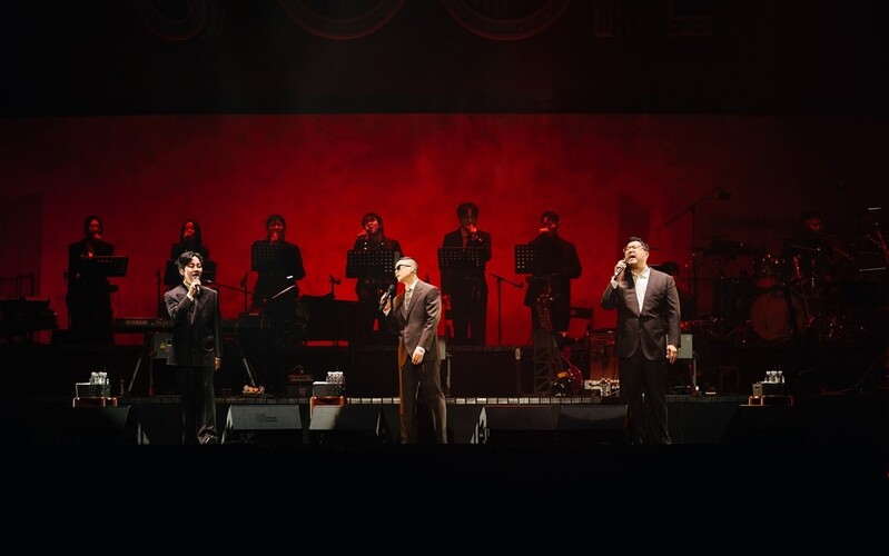 브아솔이 선사한 낭만의 하모니…고척돔서 6년 만의 귀환 알려