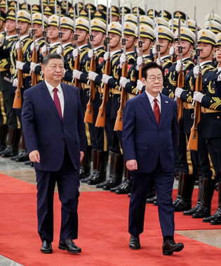 S. Korea-China summit talks in Beijing