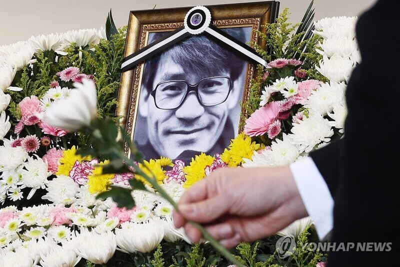 반기문 "안성기, 세계 아동에 희망주신 분"…이틀째 각계서 조문