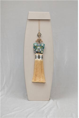 Gift for Xi's wife by Lee, his wife