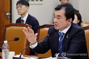 Defense chief reaffirms continued S. Korea-U.S. combined drills despite calls for adjustment