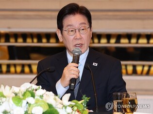 Lee's approval rating inches up to 61 pct: poll