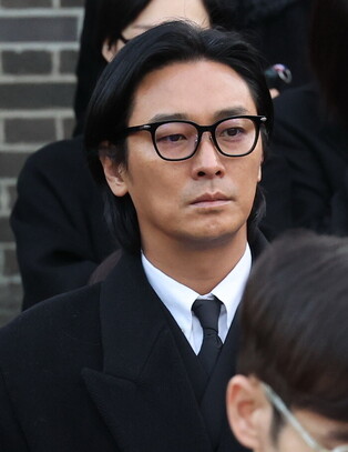 Funeral for film star Ahn Sung-ki