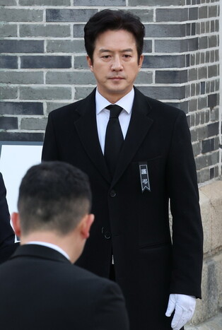 Funeral for film star Ahn Sung-ki