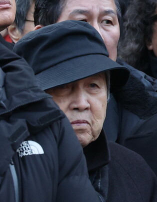 Funeral for film star Ahn Sung-ki