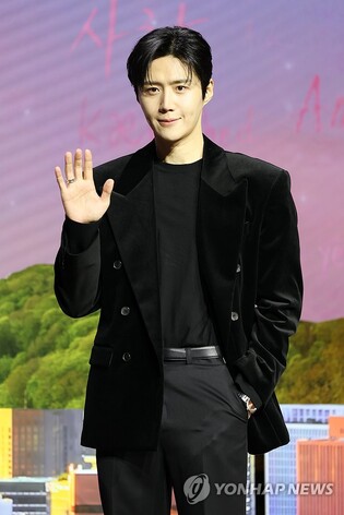 김선호 "6개국어 가능한 통역사 연기, 액션보다 힘들었죠"