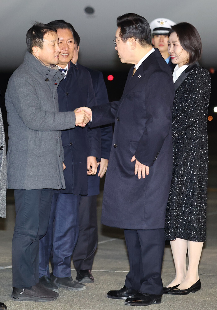 Lee returns home from Japan