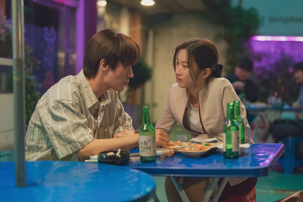 [주말극장가] '만약에 우리' 독주…2주 연속 승자 되나