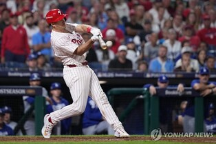 포수 리얼무토, MLB 필라델피아와 3년 4천500만달러 재계약