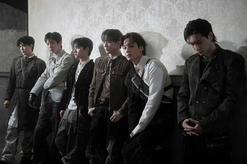 엑소, 오늘 정규 8집 '리버스' 발매…타이틀곡은 '크라운'