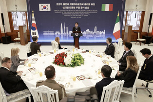 S. Korea-Italy summit talks