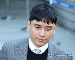 빅뱅 출신 승리, 특수폭행 혐의 부인…"소주병 휘두른 적 없어"