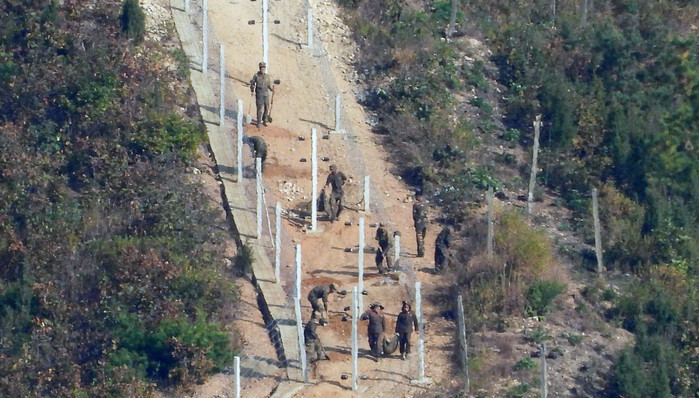 N. Korean troops on ...