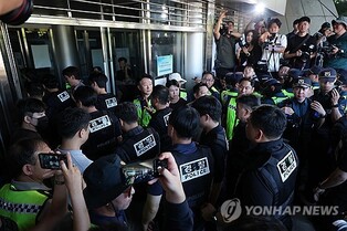 (LEAD) Special counsel searches Seoul handball arena in ballot shortage probe