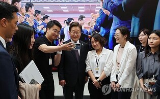 Instant photo kiosk featuring President Lee set to open at presidential house annex