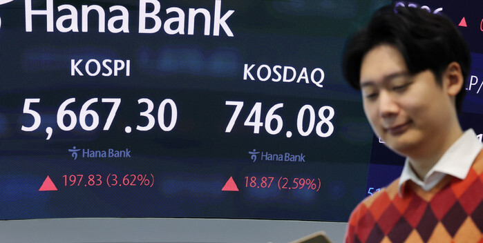 Seoul stocks open hi...