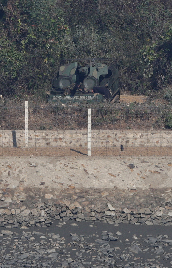 N. Korean troops at ...