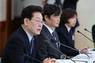 (LEAD) Lee says nothing takes precedence over people's lives, safety