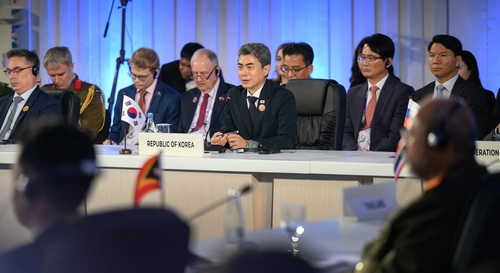 Defense Minister Kang Shin-chul (C) speaks during a regional defense ministers' meeting in the Philippines on Oct. 29, 2026. (PHOTO NOT FOR SALE) (Yonhap)