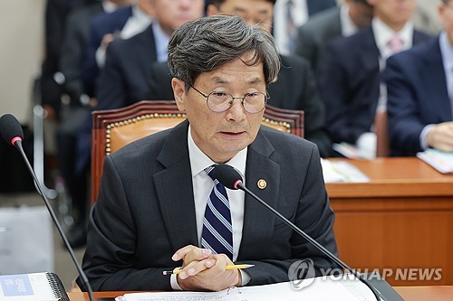 Jung Il-yeon, chairperson of the Anti-Corruption and Civil Rights Commission (Yonhap)
