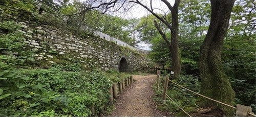  This photo, provided by the organizing committee of the Yonhap News Hanam International Trail Run Festival, shows the Namhansanseong fortress, included in the 28-kilometer course. (PHOTO NOT FOR SALE) (Yonhap)