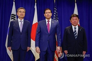 (LEAD) Top diplomats of S. Korea, U.S., Japan to discuss N. Korea, trilateral cooperation