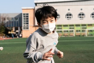 Lee Chang-dong's short film 'Heartbeat' to release on Netflix