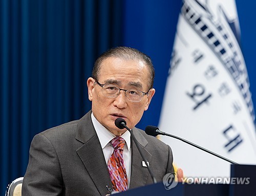 National Security Adviser Wi Sung-lac speaks during a press conference at Cheong Wa Dae in Seoul on Oct. 30, 2026, in this photo provided by the presidential office. (PHOTO NOT FOR SALE) (Yonhap)
